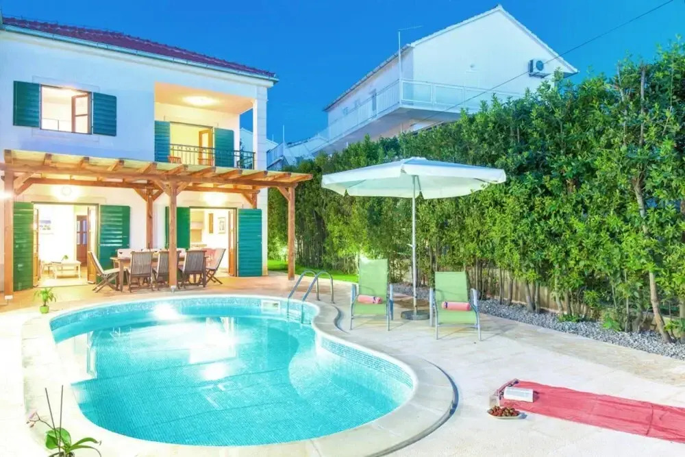 Villa Mare in Hvar With 4 Bedrooms and 3 Bathrooms