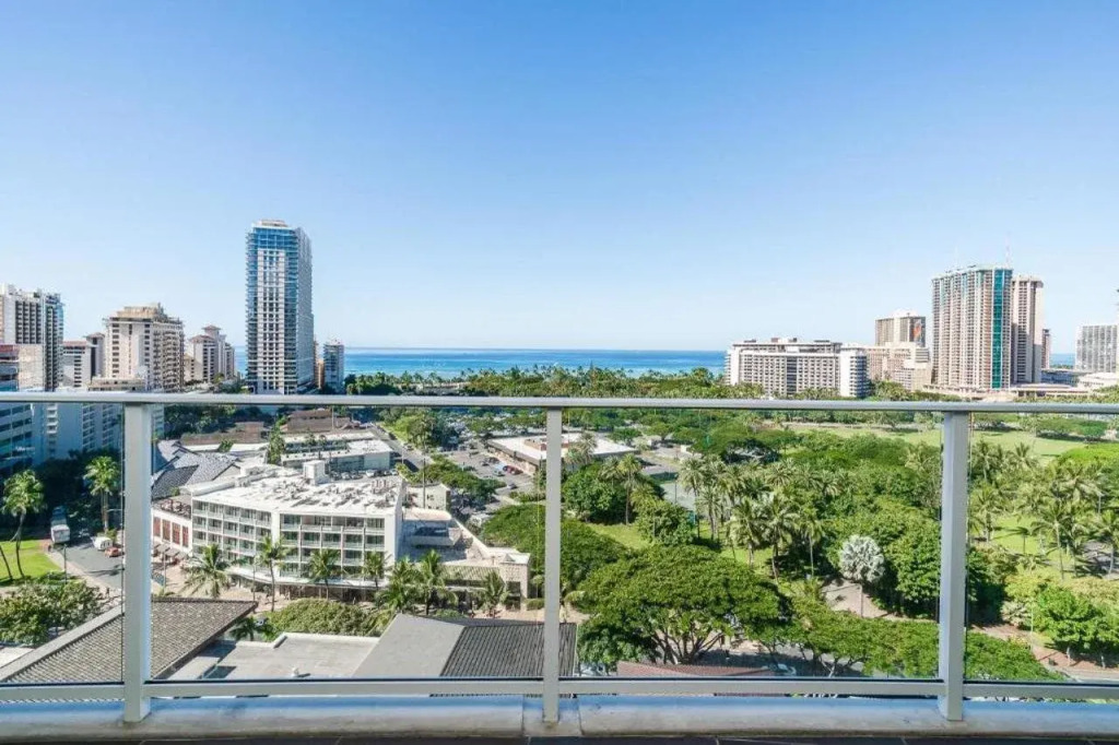 Real Select Vacations at The Ritz-Carlton Residences, Waikiki Beach
