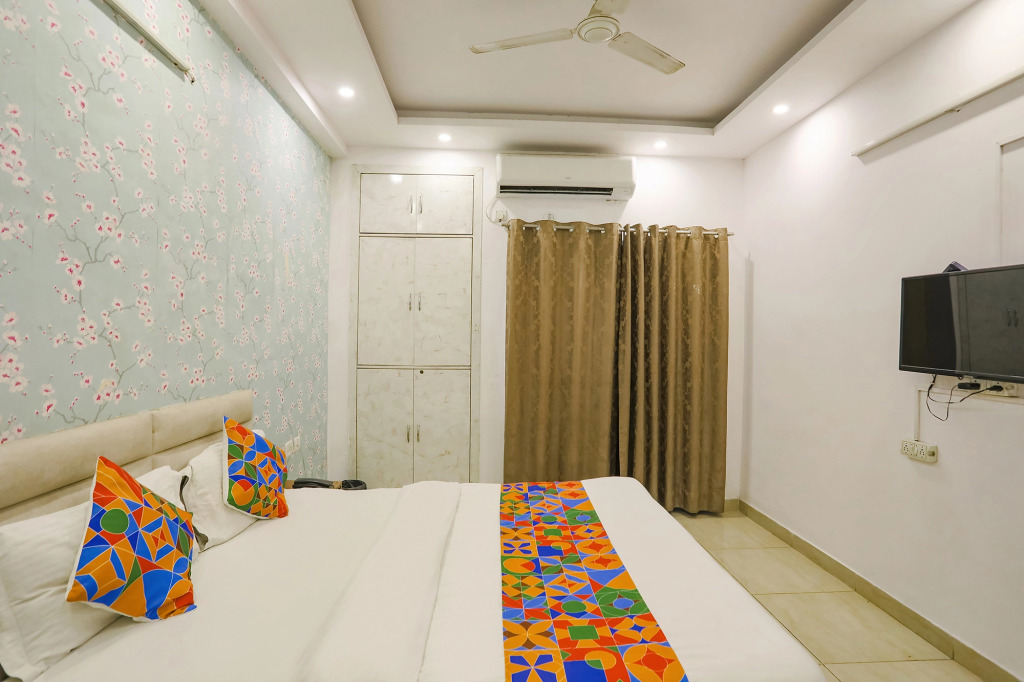 FabHotel Comfirt Inn