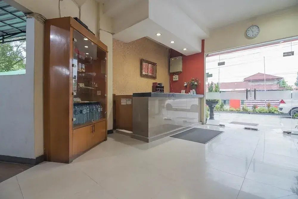 Reddoorz Plus @ Jl Kh Wahid Hasyim Medan