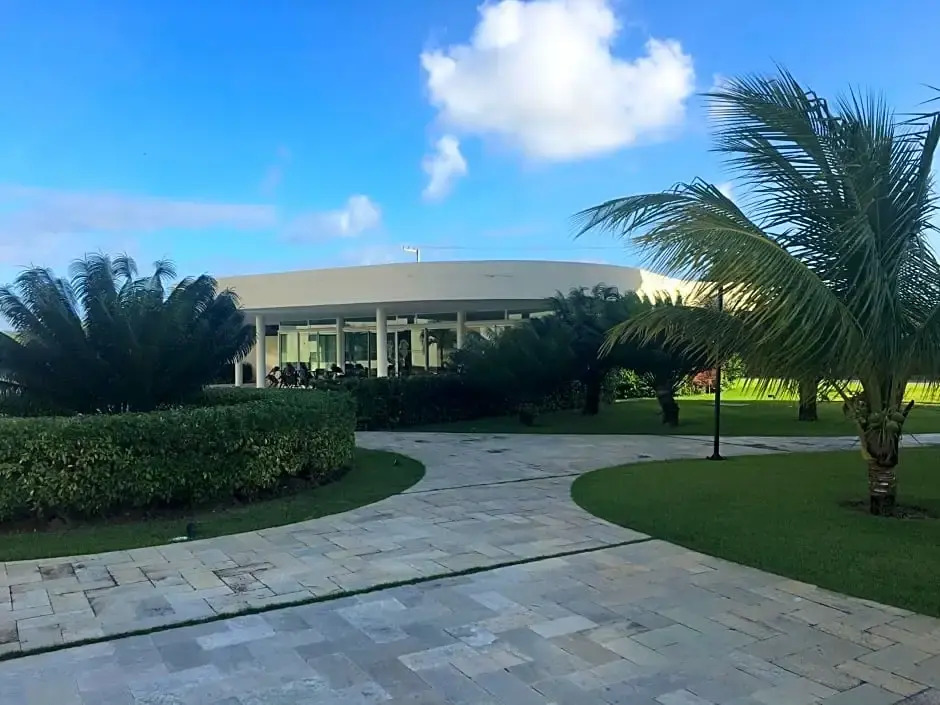 Carneiros Beach Resort