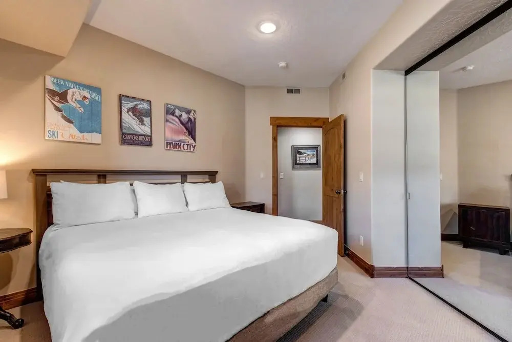 Town Pointe C304 3 Bedroom Condo by RedAwning