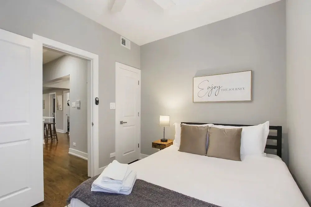 3BR Well-Furnished Apt - Kedzie 3F