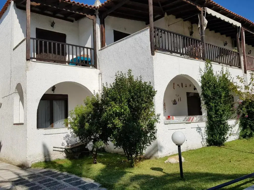 Apartment next to palm trees-200 meters from the Sea