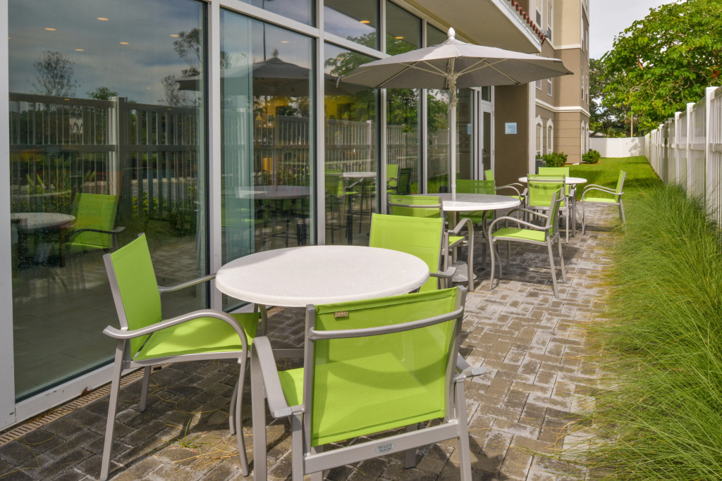 Holiday Inn Express & Suites - St. Petersburg - Madeira Beach by IHG