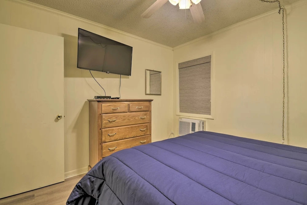 Walk to Ocean: Cozy Condo in North Myrtle Beach!