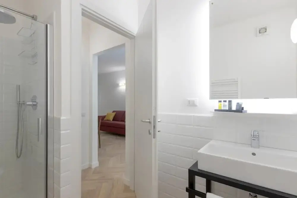 Metropolitan Suites