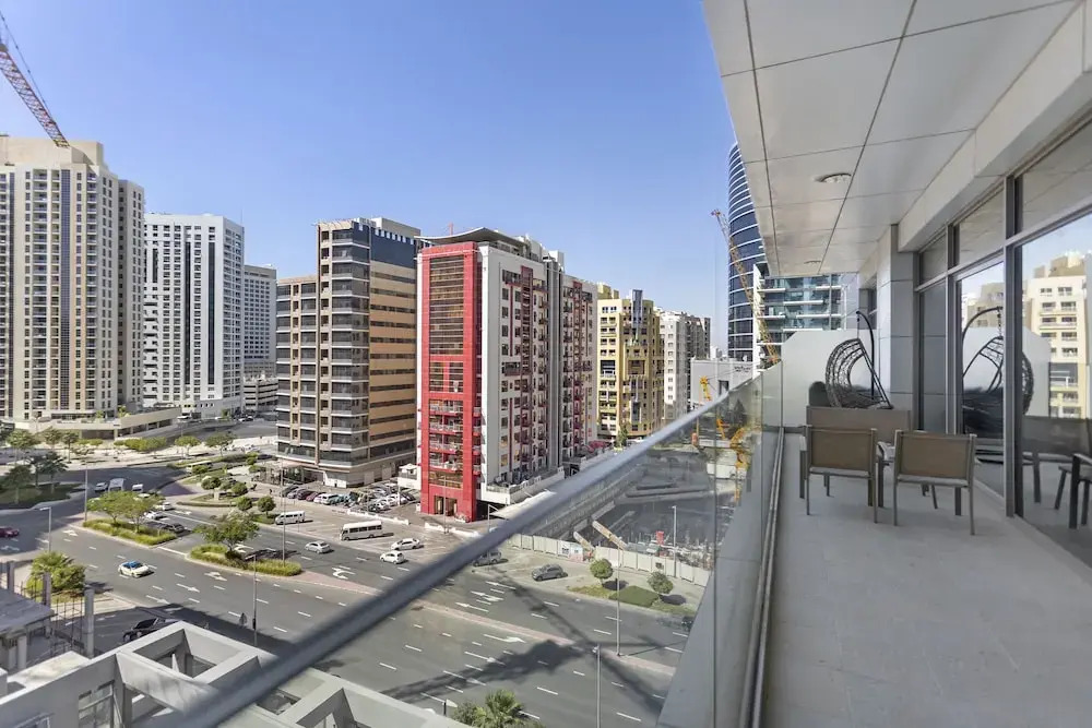 WelHome - Urban Retreat With Terrace And City Views