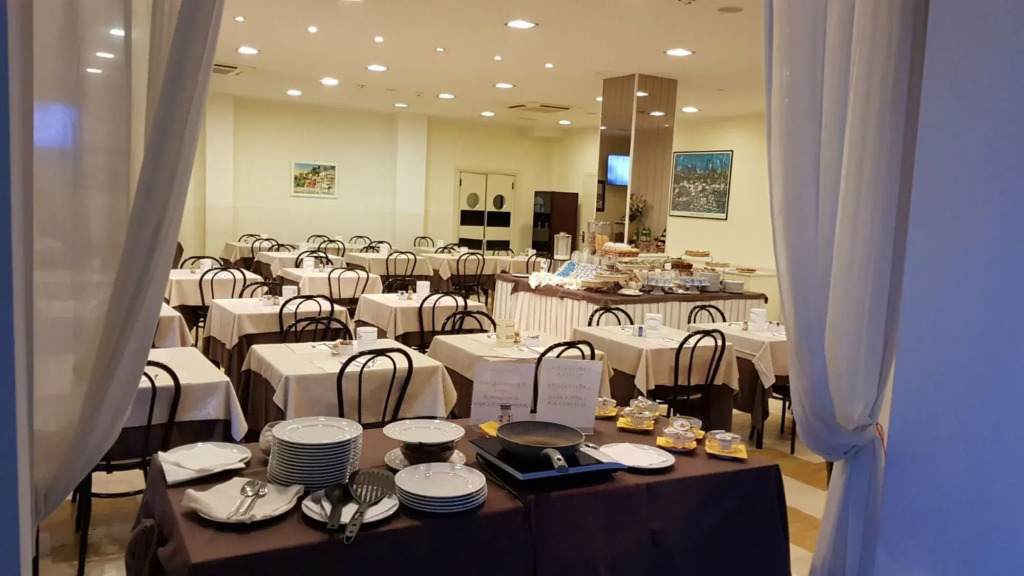 Hotel Majorca sul Mare in centro a Riccione con Area Fitness