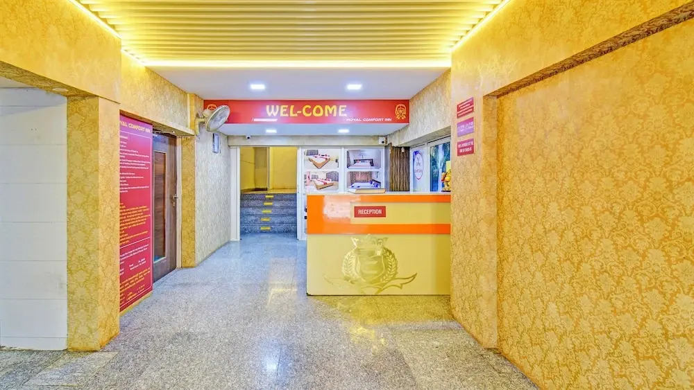 Fabhotel Executive pearl Inn - Nr Twin tower
