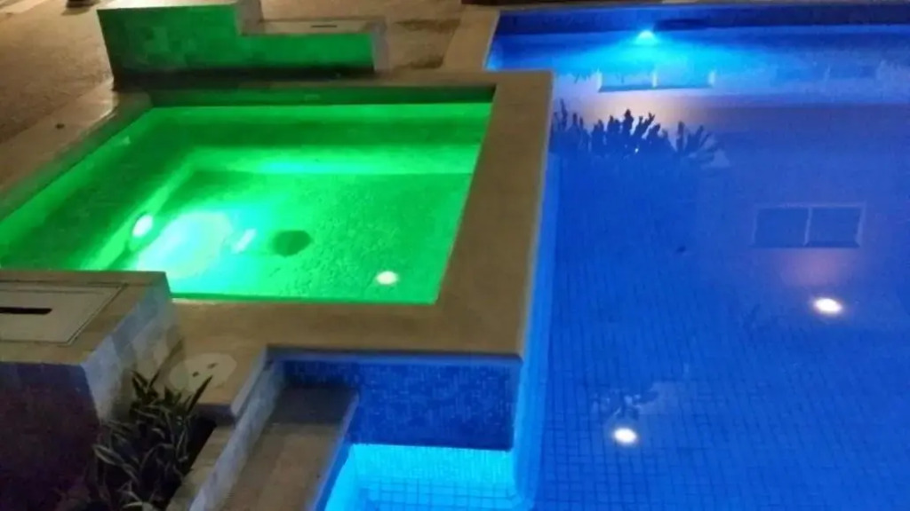 Estudio compacto en Riviera Diamante con alberca