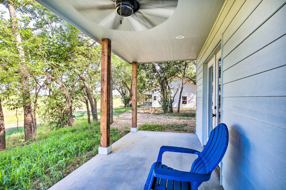 2 Mi to Marinas & Grove: Cozy Cabin w/ Grill