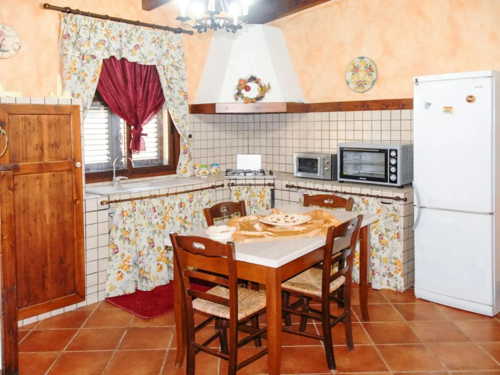 Air-conditioned villa with swimming pool 900 meters from the sea