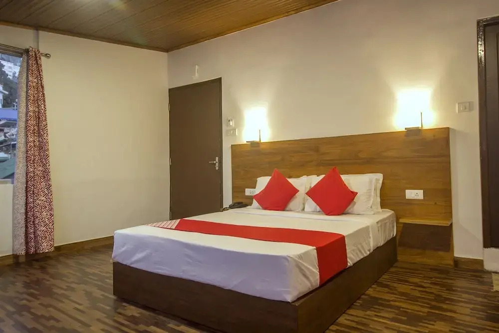 Silver Wood By OYO Rooms