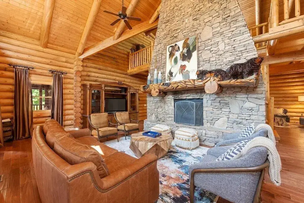Legend Crest Lodge