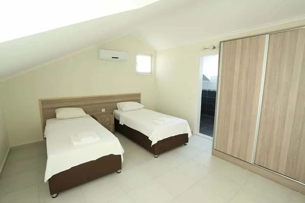 Crystal Villa 3