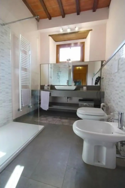 Stunning Private Villa for 4 Guests With Wifi, Private Pool, TV, Veranda, Pets Allowed and Parking