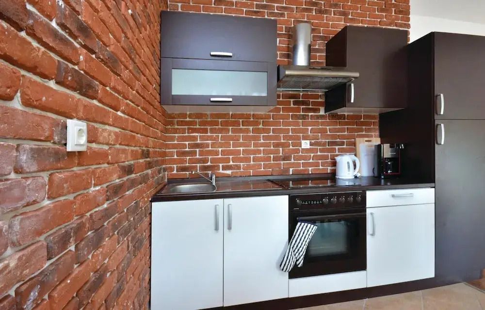 Beautiful Home in Okrug Gornji With Wifi and 4 Bedrooms