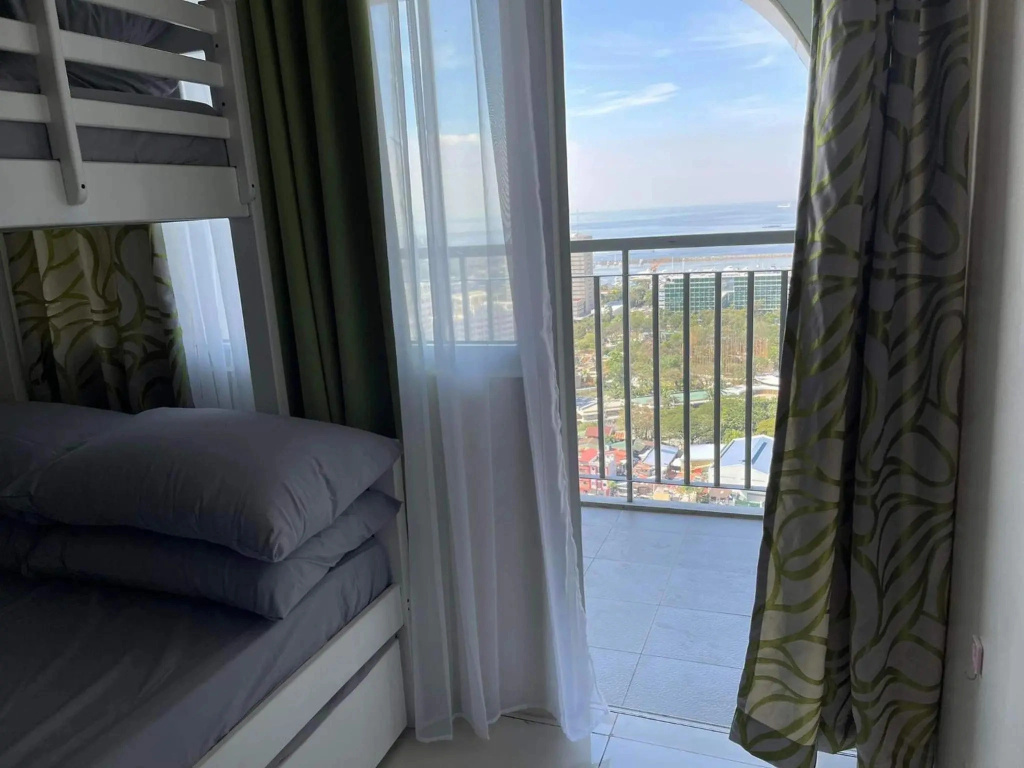 Taft Ave Green Residences with wifi & Netflix