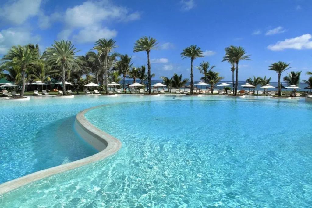 LUX* Belle Mare Resort & Villas
