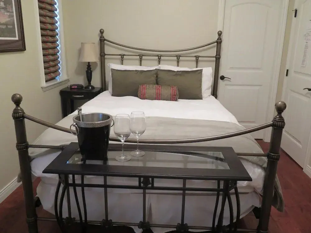 Woodside Inn
