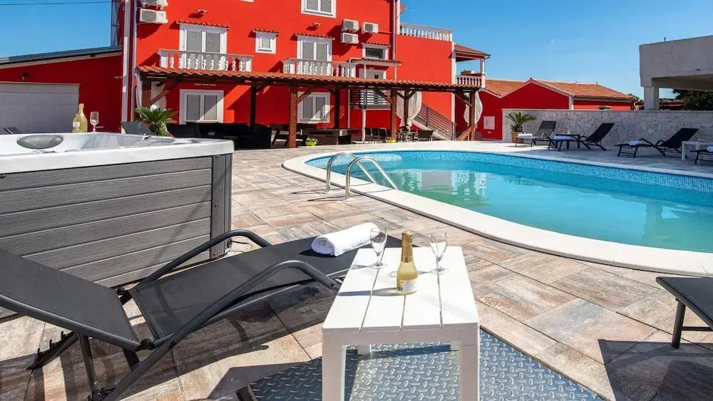 Xxxl Villa Ancora For 262 Guests