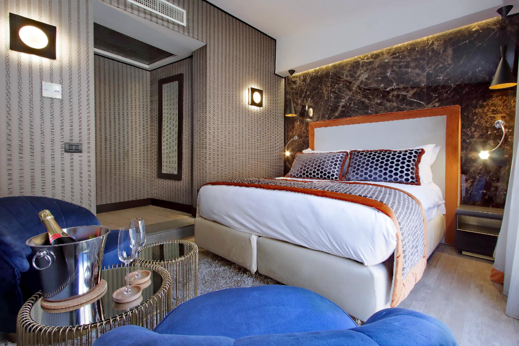 HELMIRAGE Piazza di Spagna Suite