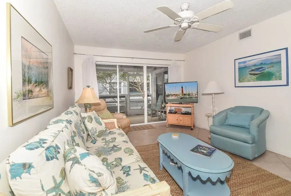 SV173 Sea Woods by RedAwning