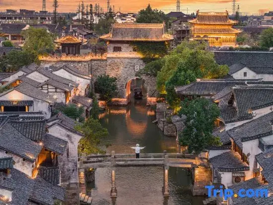 Yanguan Music Lead Vocal Resort Hotel