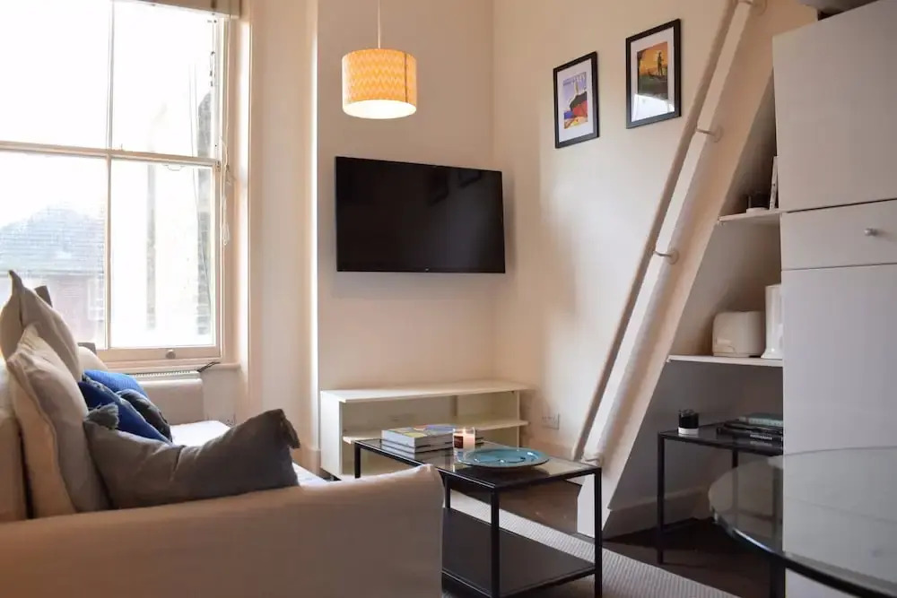 1 Bedroom Flat in Notting Hill With Mezzanine
