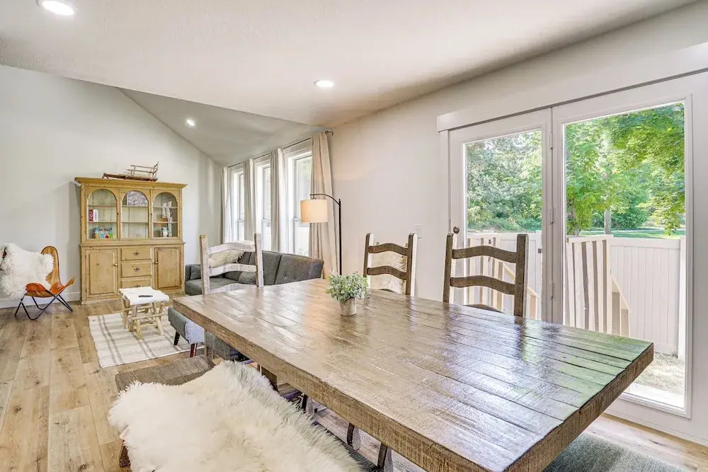 Cottonwood Heights Escape: Near Hiking & Skiing