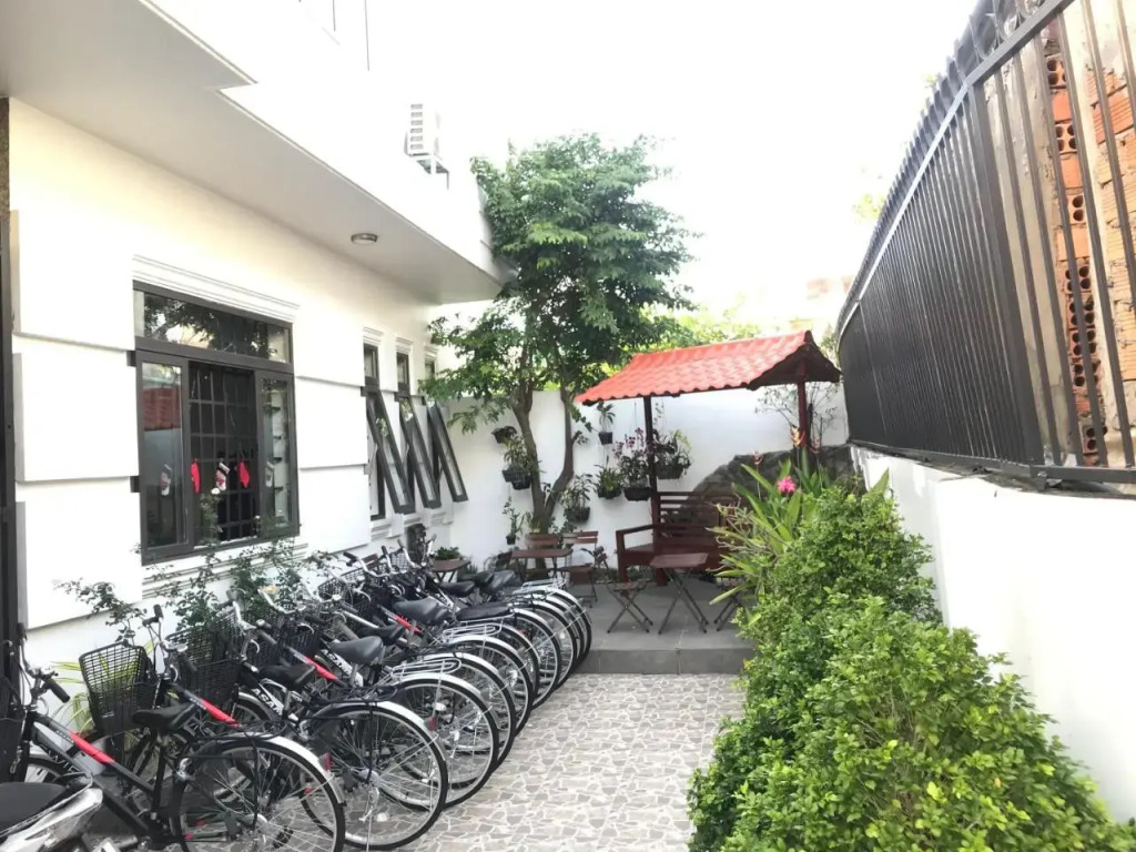 Queenie House