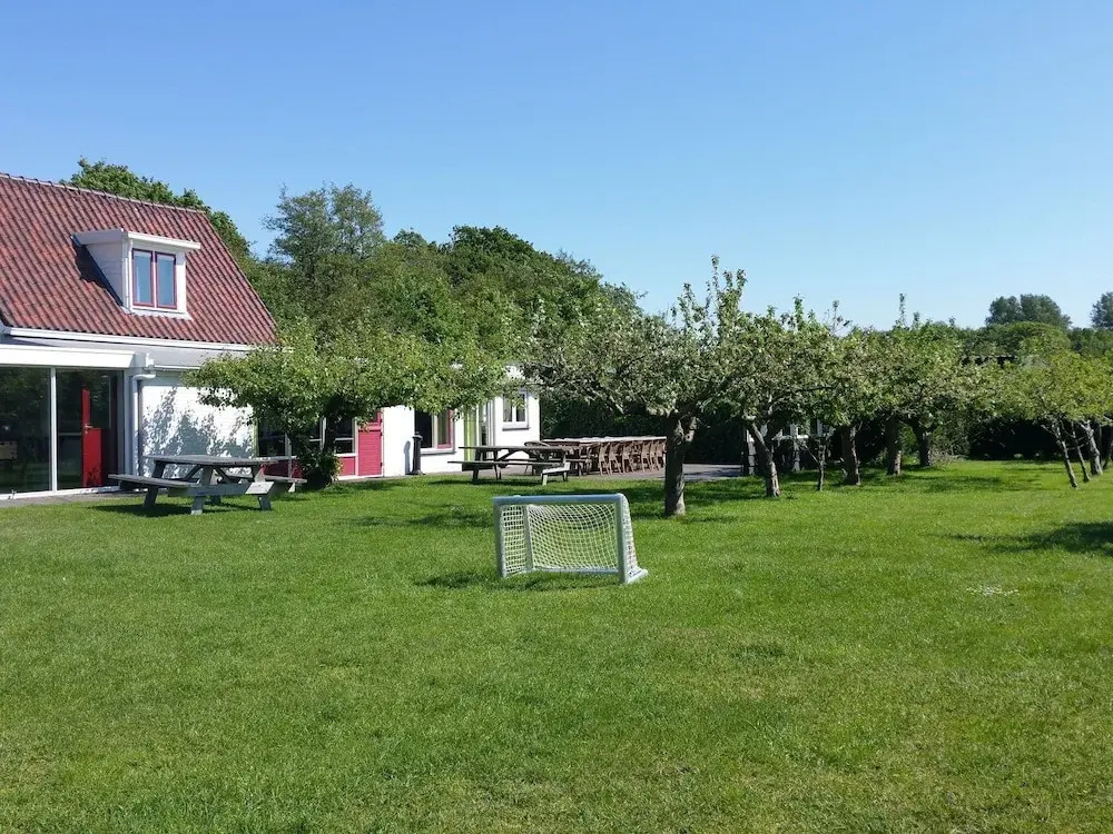 Beautiful holiday home with conservatory near the North Sea