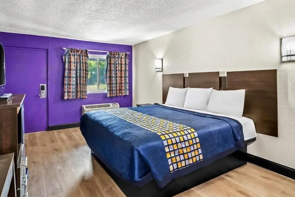 Red Carpet Inn and Suites