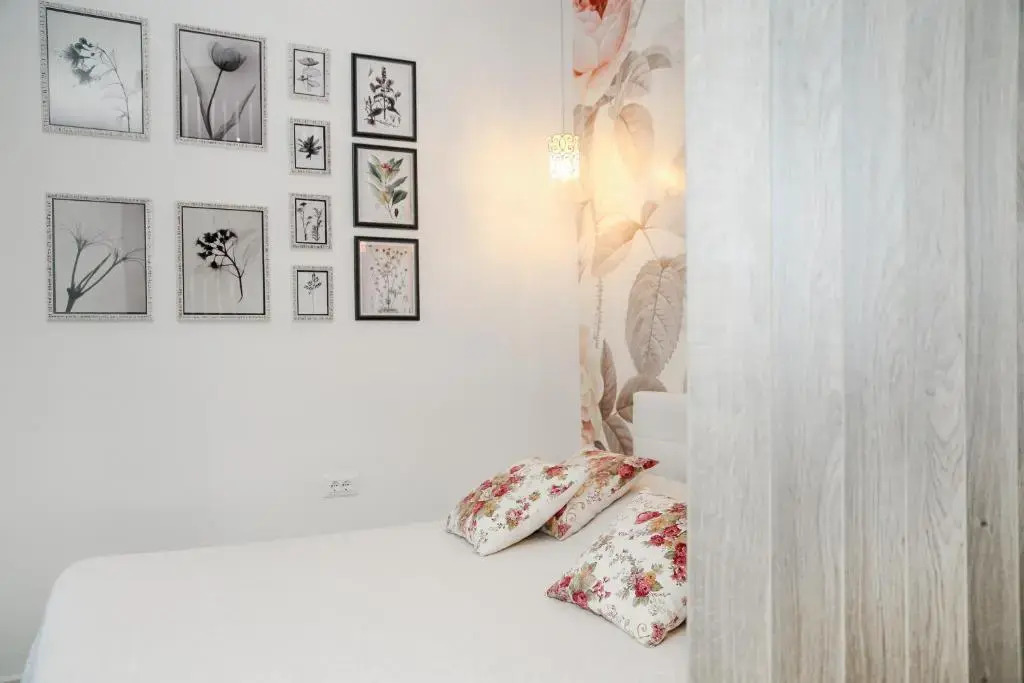 Anna Apartments