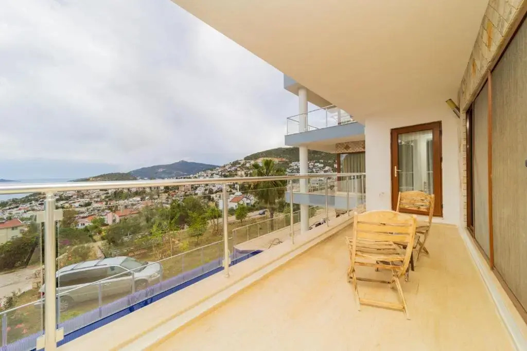 Gorgeous Sea View Flat With Pool in Antalya Kalkan
