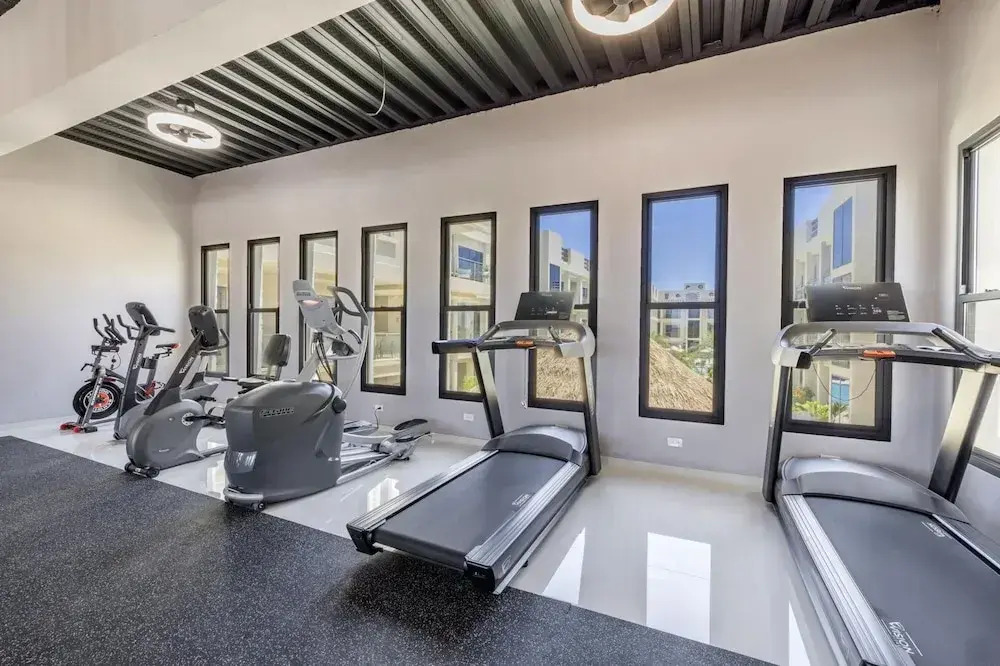 Modern NEW 2br2ba Condo w Pool Resort Amenities
