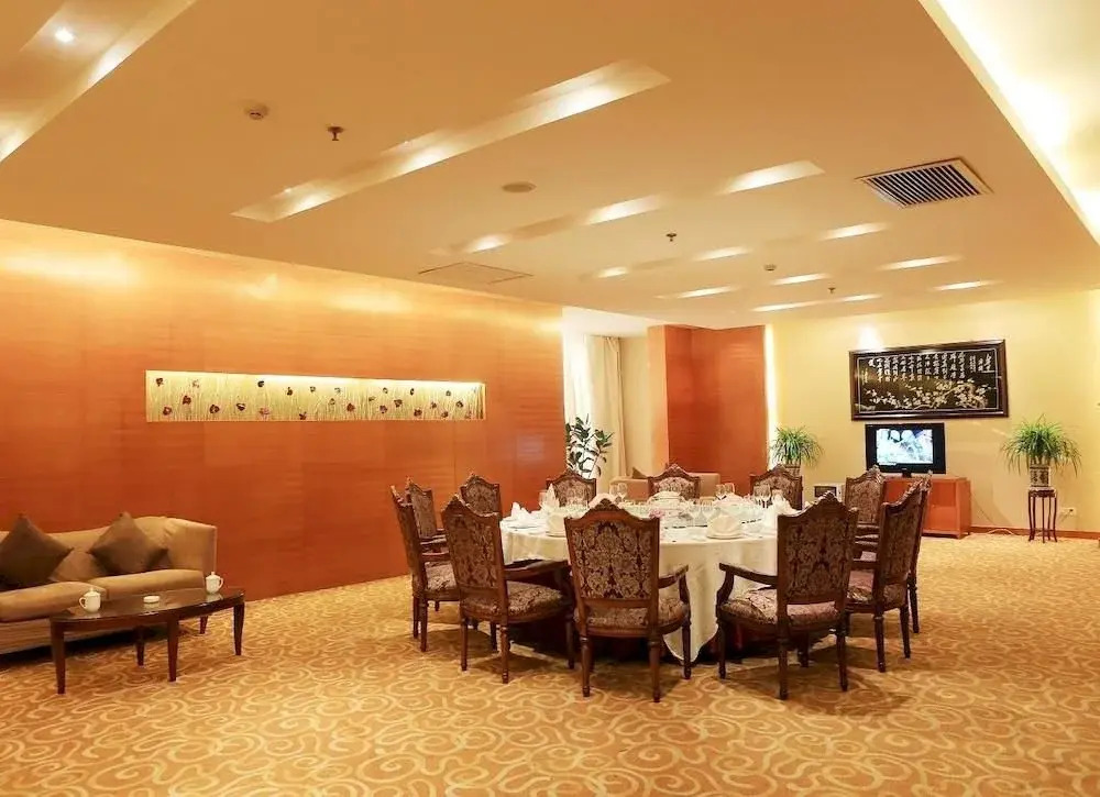 Huayang Plaza Hotel