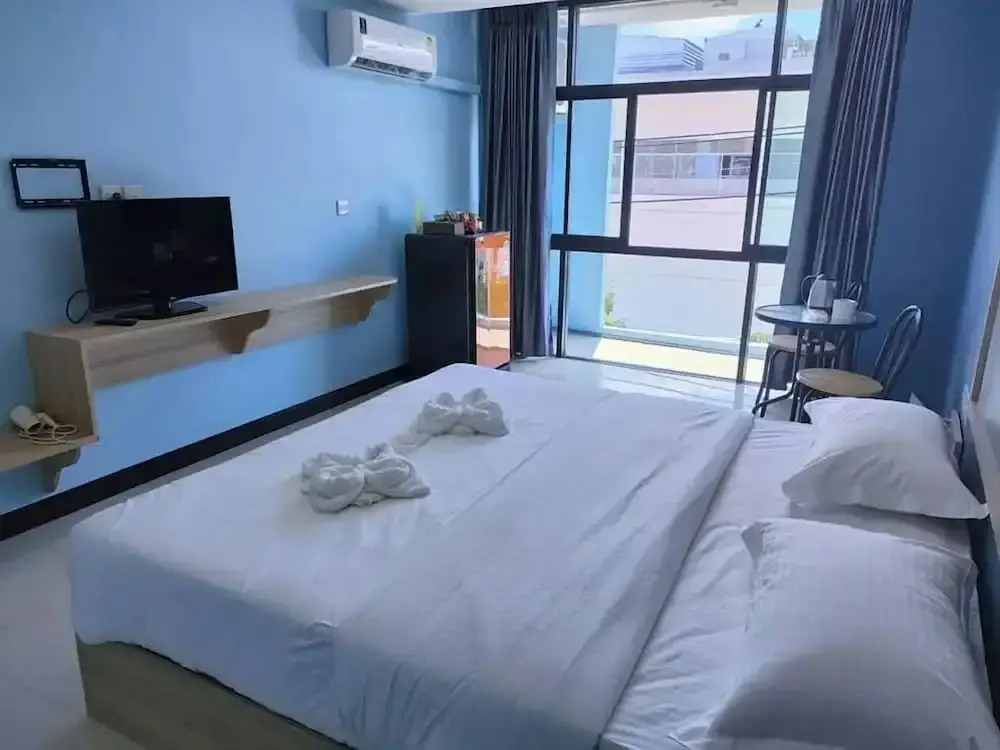 At 81 Hotel