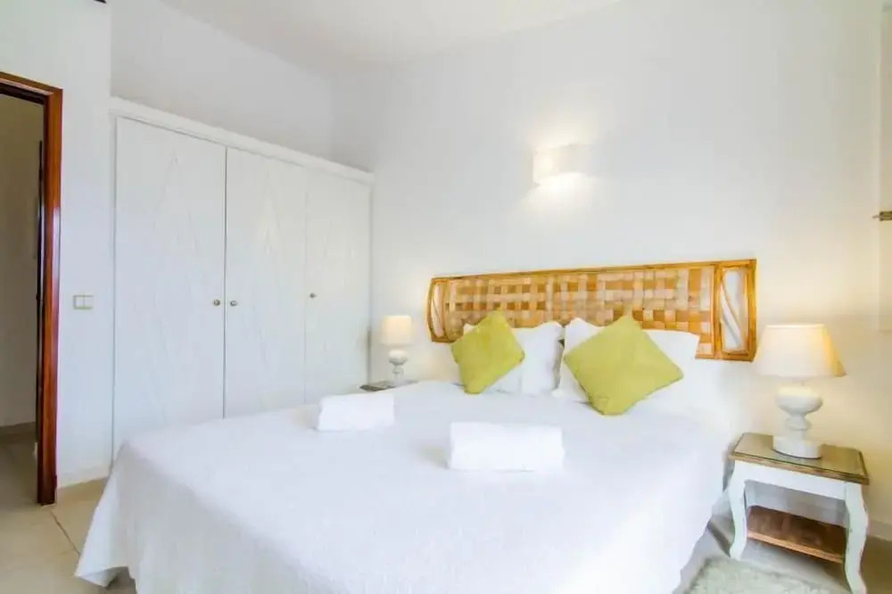 Villa 2, great spot Oura beach, Albufeira