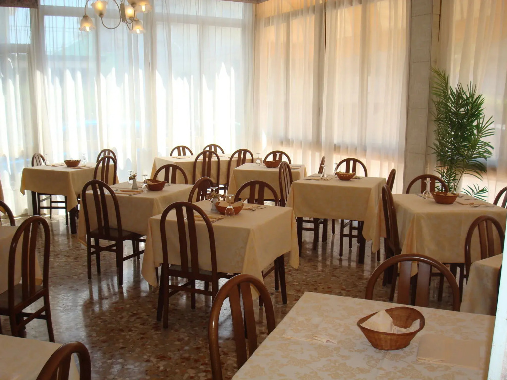 Hotel Marlisa Pier