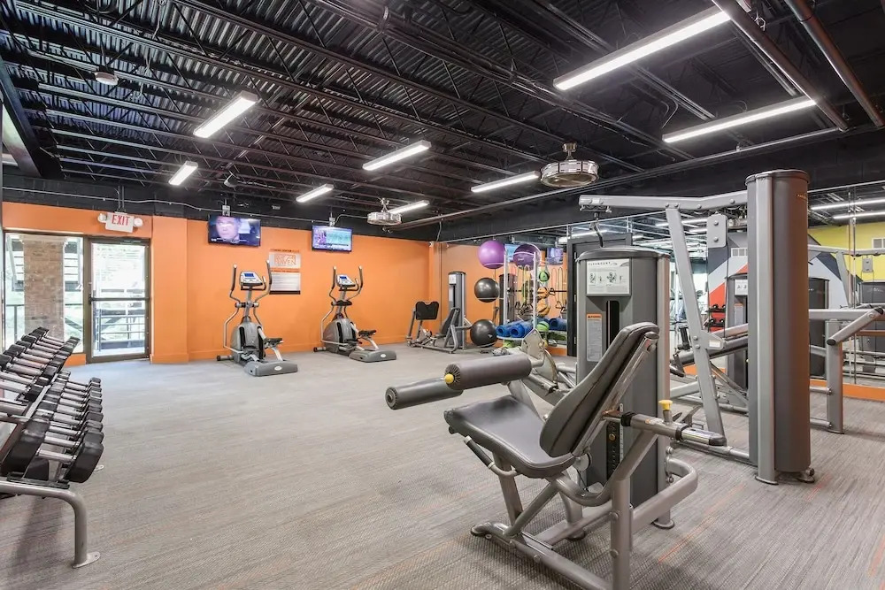 Relaxing St. Louis Getaway + Resort Amenities