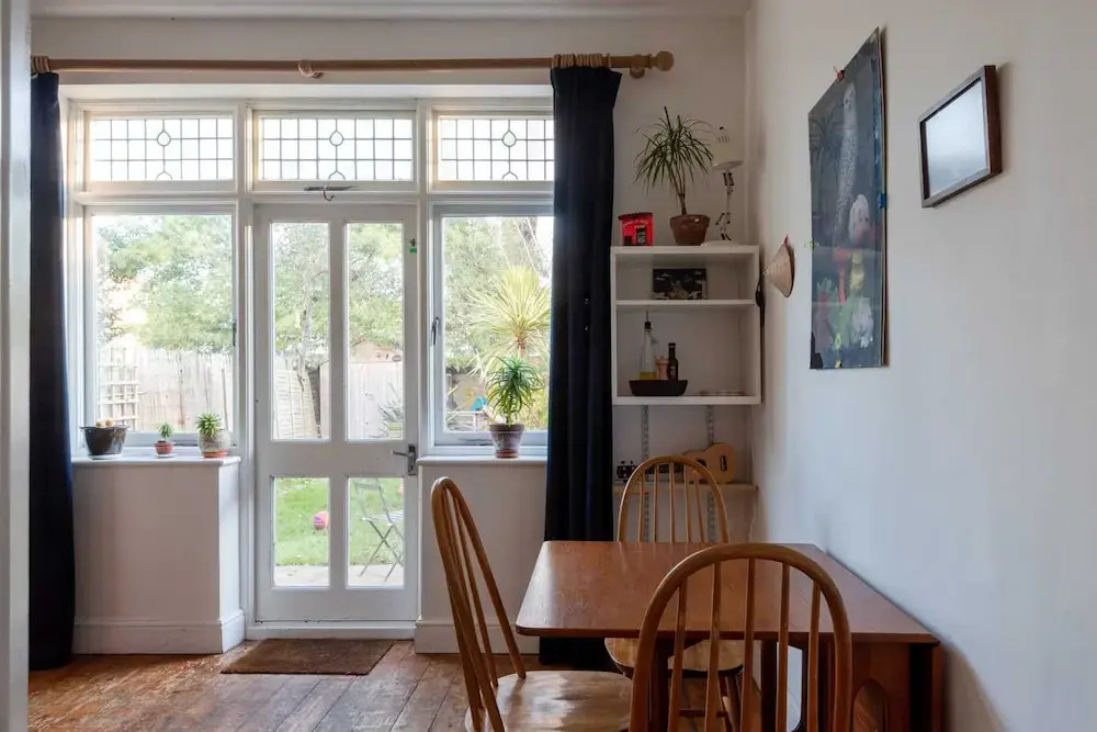 Lovely Home for 2 Near Station