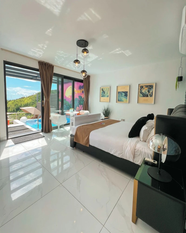 The View Luxe