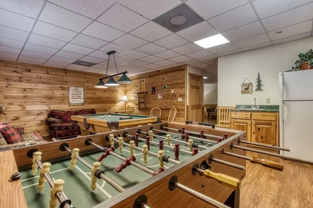ER6 - On Eagles Wings - Great location, Close to all the action! cabin