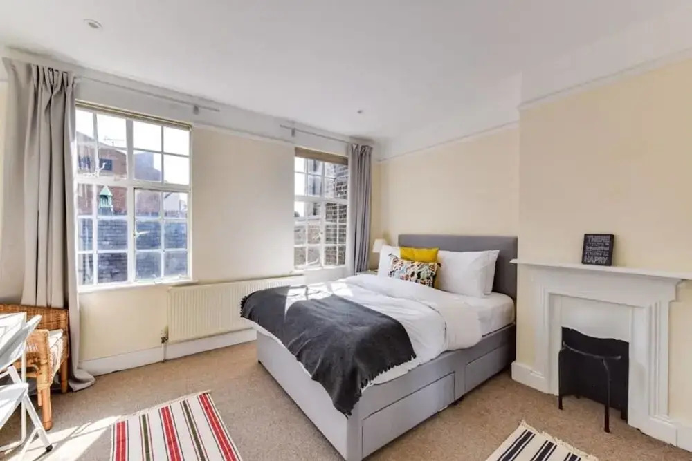 Stylish 1 bed Sleeps 4 in Whitechapel 5min to Tube
