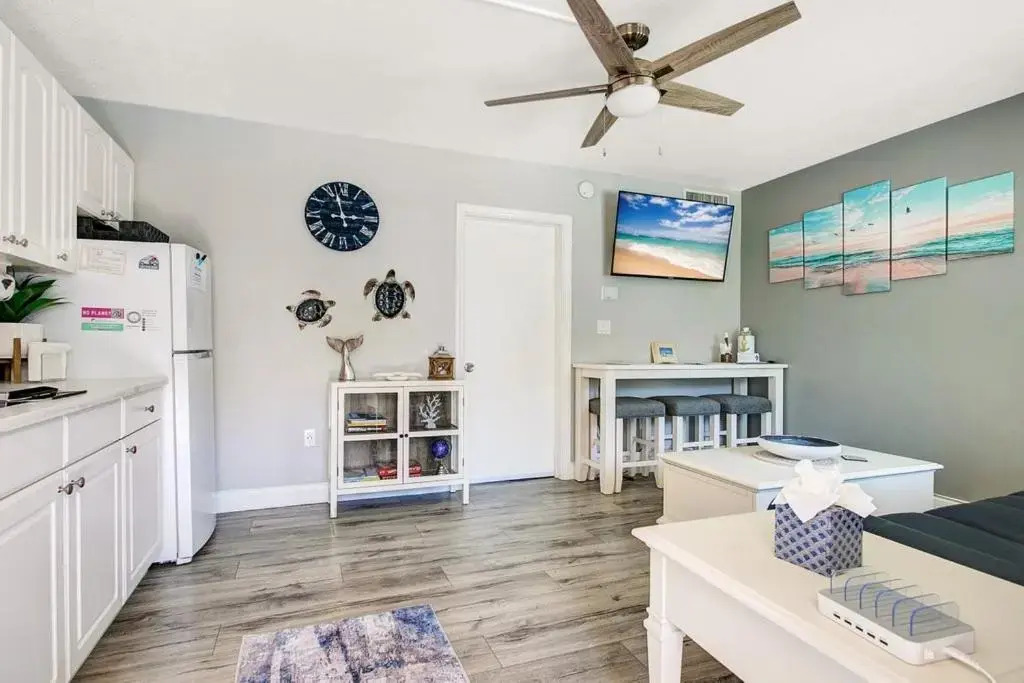 Five Palms Suite 103 - Daily - Weekly - Monthly