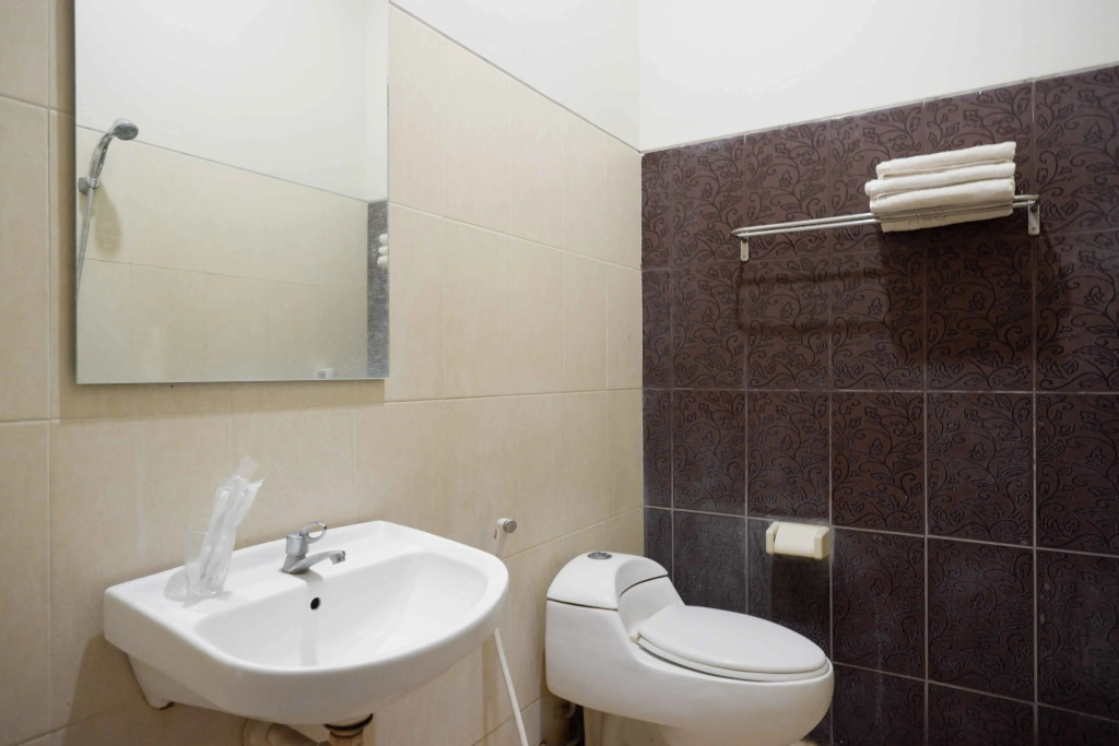 Urbanview Hotel Solo Tiara