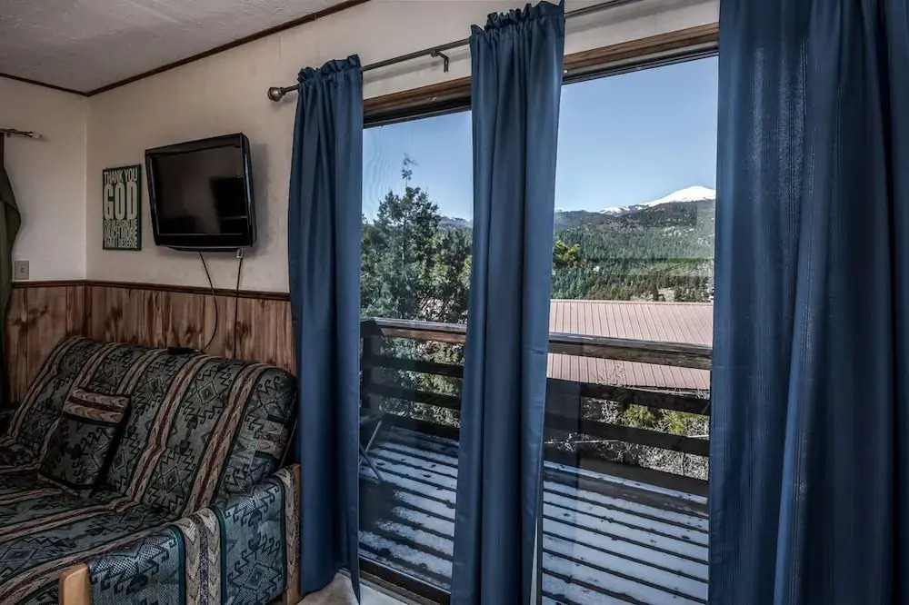 An Amazing View - Three Bedroom Cabin
