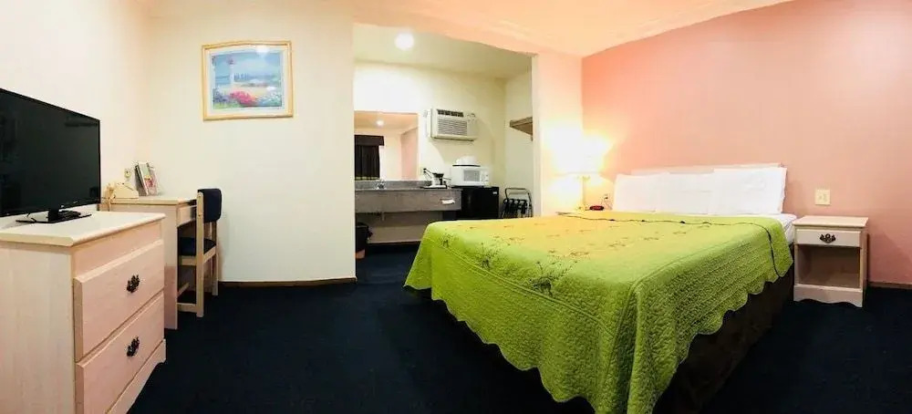 The Woodrose- NEWLY RENOVATED